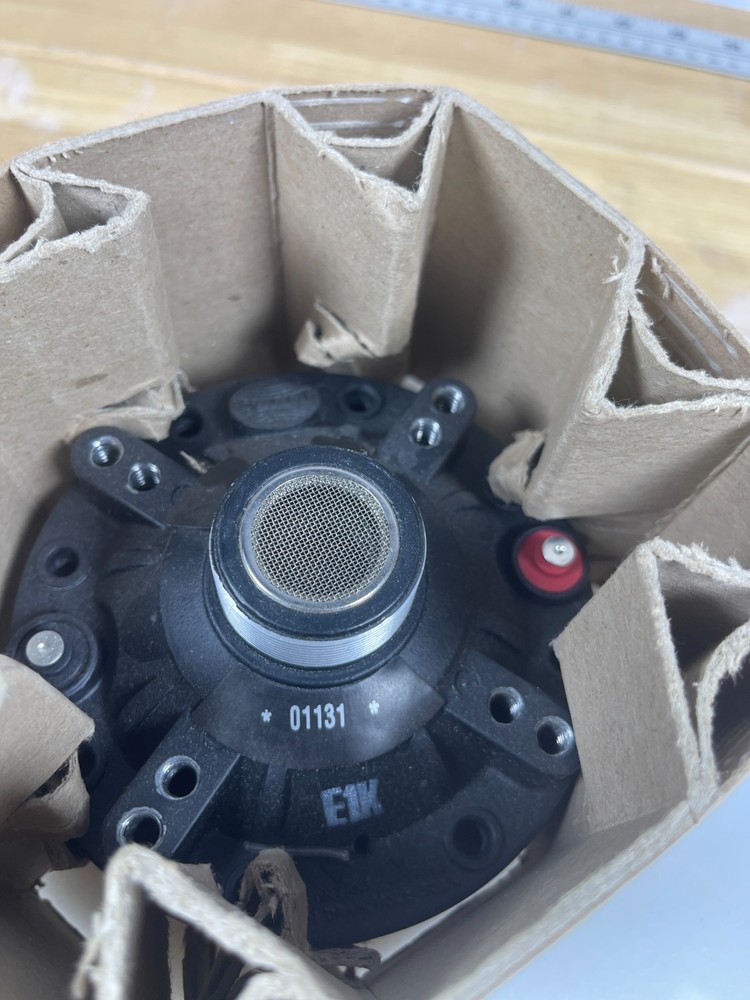 Electro Voice EV Compression Driver 8 Ohm 1” Thread E1K 01131 Tested
