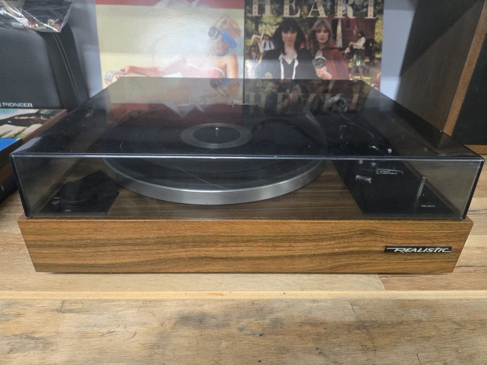 Realistic Lab-250 Turntable Near MINT