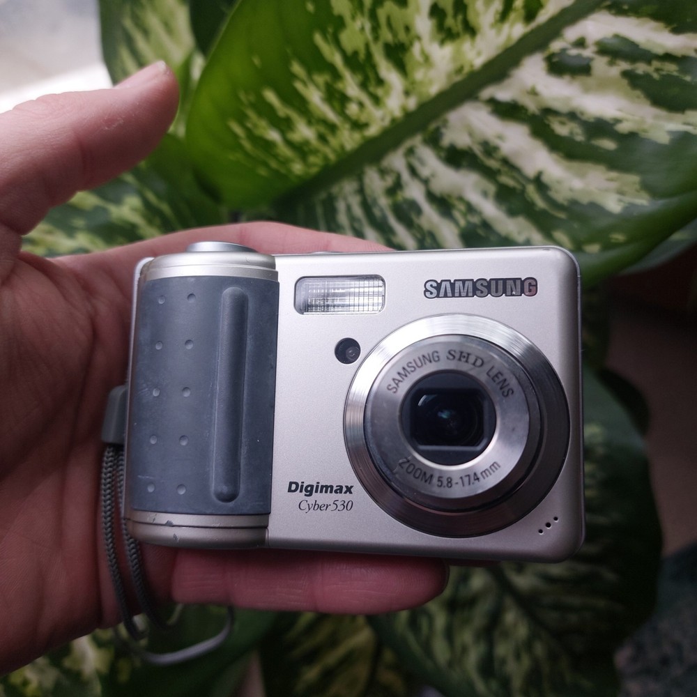 Samsung Digimax Camera Cyber 530