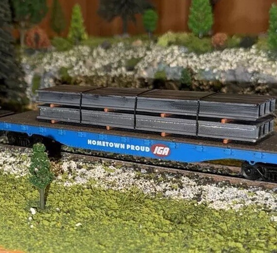 1:87 HO Scale Ibeam Load/Decor - Short Stack W/ Blk Straps