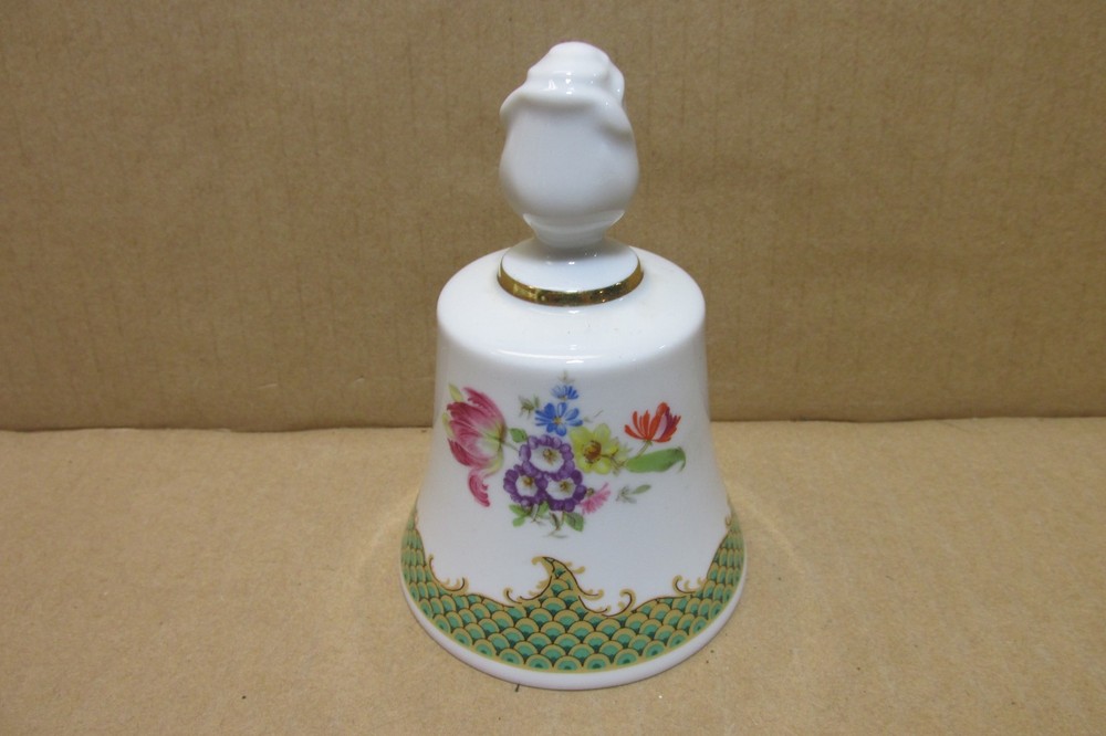 BAREUTHER WALDSASSEN BAVARIA, GERMANY BELL - DANBURY MINT