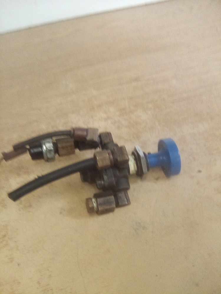 Bendix T-240283 D7 Valve