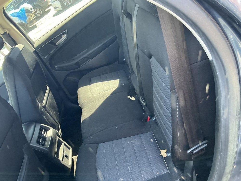EDGE 2018 Glove Box 4995867