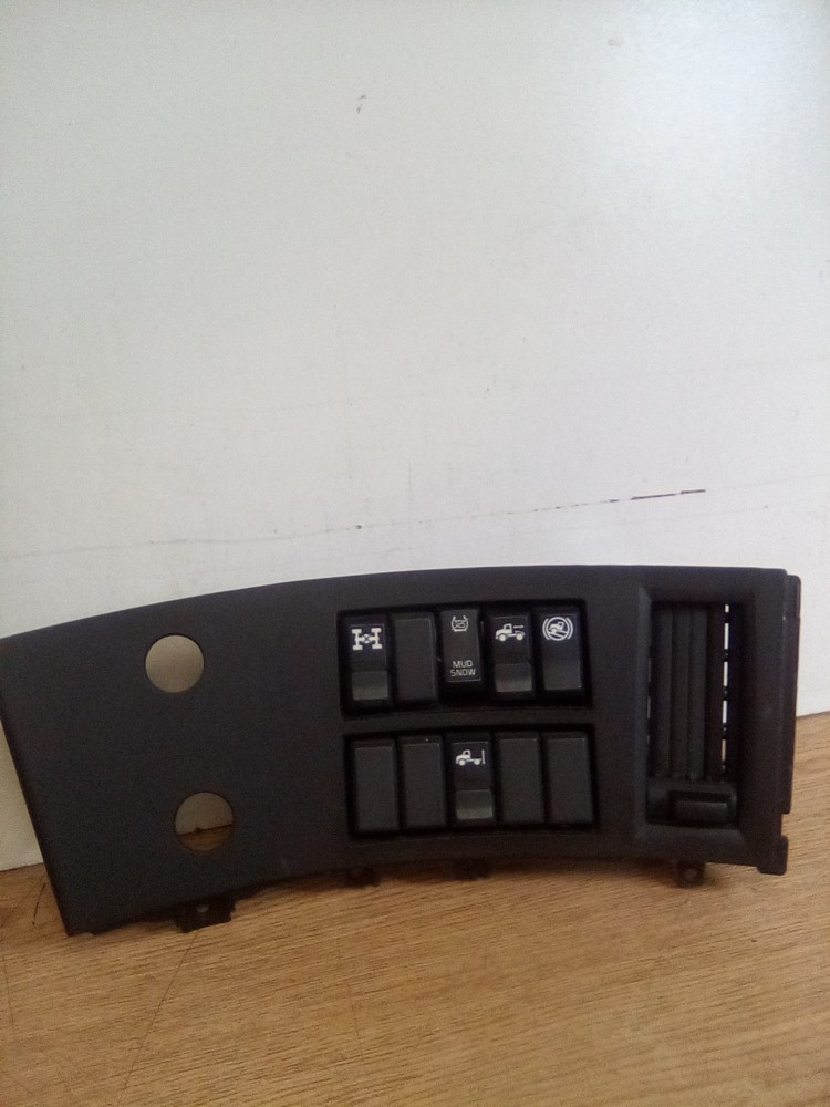 Volvo VNL 82756001 Dashboard Switch Panel