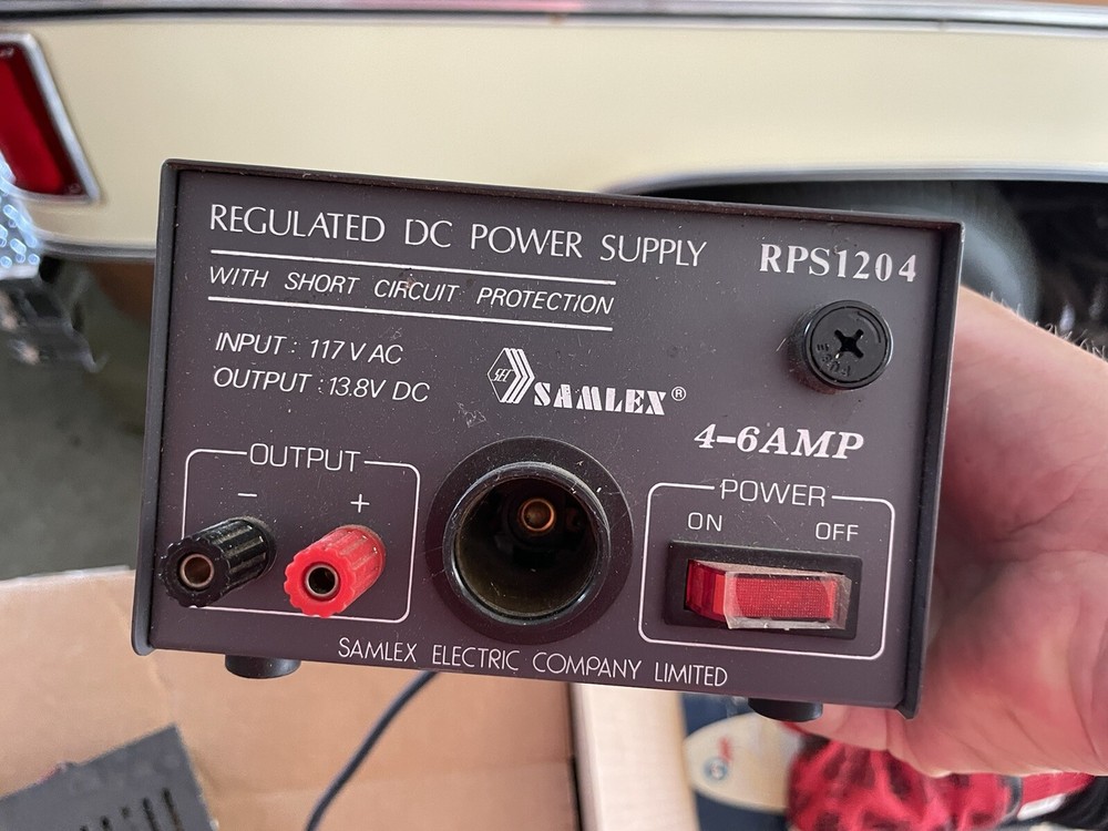 Samlex RPS1204 Regulated DC Power Supply Binding Posts & Cigarette Lighter 4-6 A