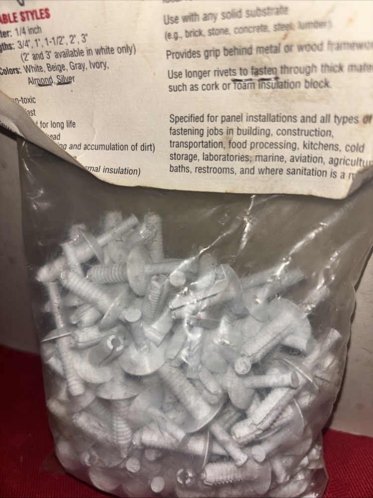 White 3/4" Structo Thermoplastic Drive Rivets High Impact 100 Count