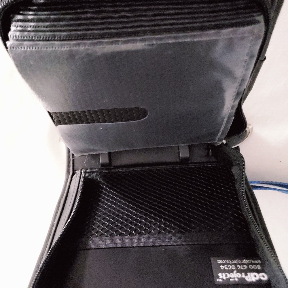 CD Projects - 30 CD/DVD case / Holder - Blue & Black with Carry Strap & Zipper