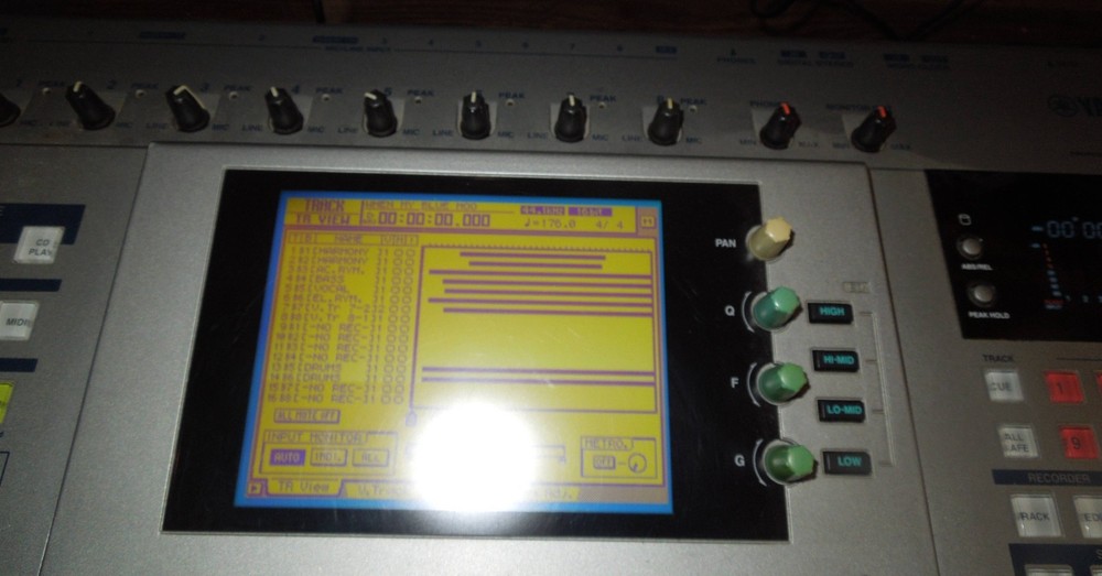 yamaha aw4416 professional workstation