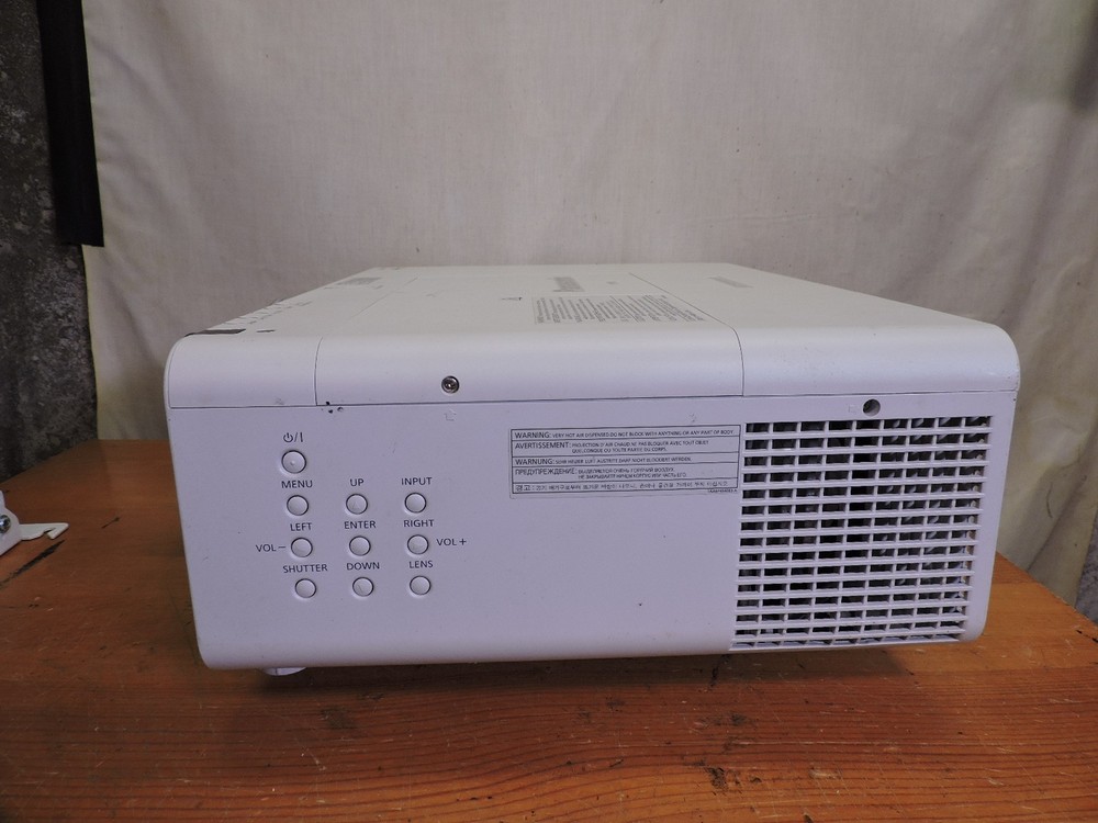 Panasonic PT-EZ570U projector 5000 Lumen projector with remote & ceiling mount#4