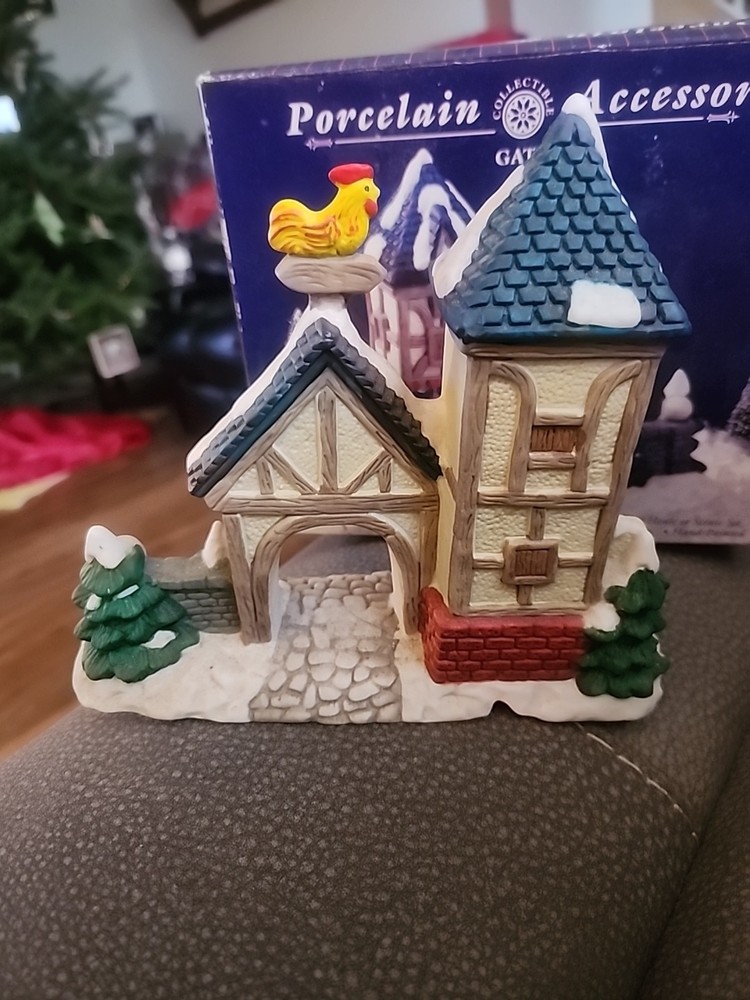 Dickens Square Gate Porcelain Accessory Christmas Village Accessory