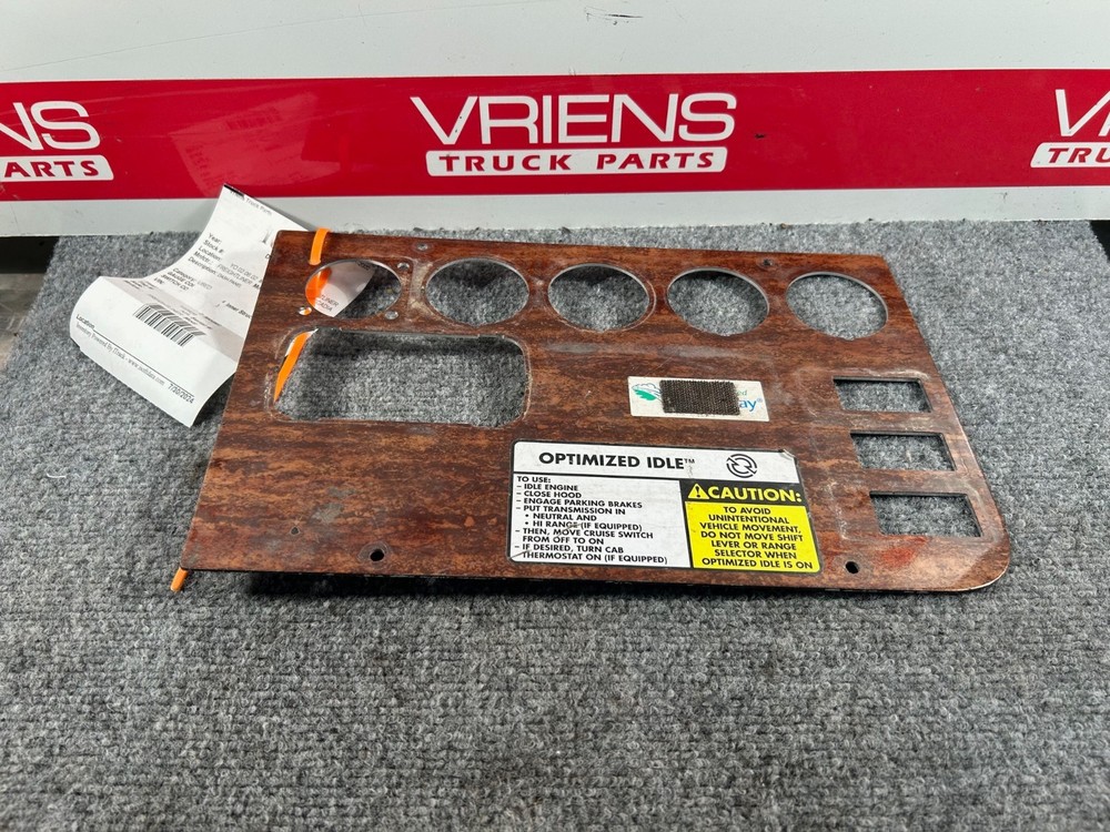 FREIGHTLINER  DASH PANEL