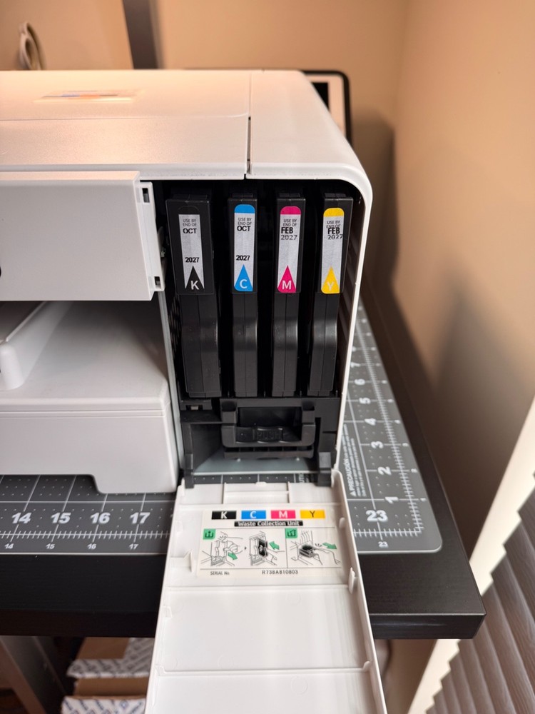 Sawgrass SG800 Sublimation Printer – Powers On, Feeds & Prints – Needs Cleaning