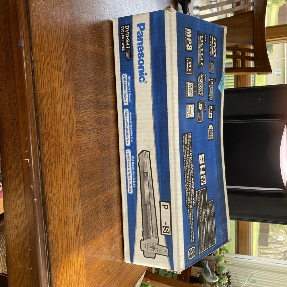 Panasonic DVD-S47 DVD/CD Player Silver Progressive Scan