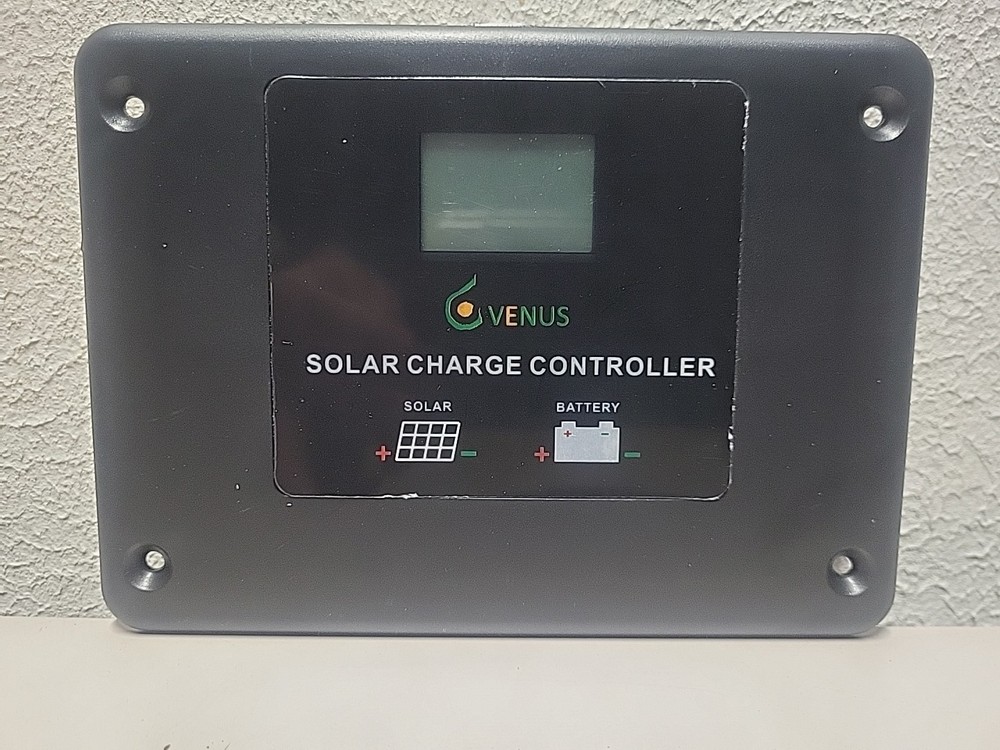 Venus 30 Amp Solar Charge Controller  Psc1230