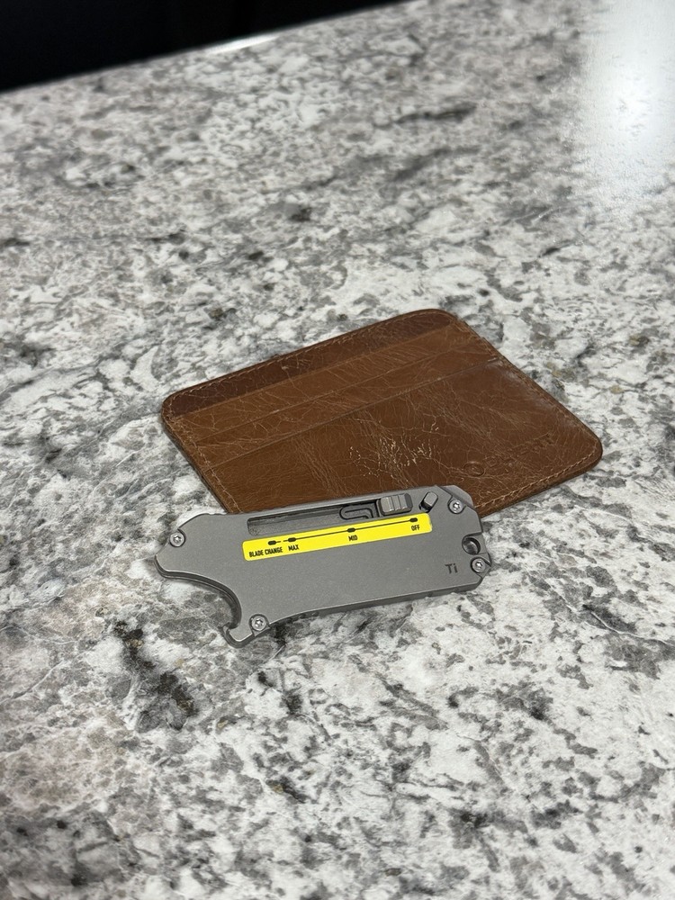 Olight Otacle Pro Utility Knife With Olight Wallet