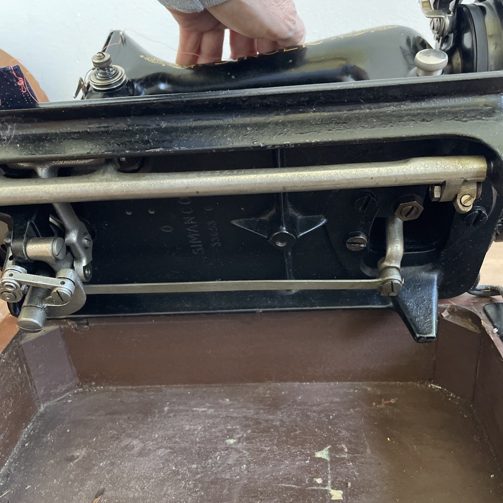 Authentique Singer Sewing Machine 99-13, With Case Sew A+, Ship Fast UPS