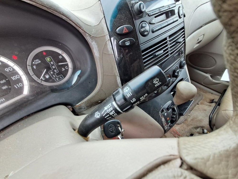 Fuse Box Engine Fits 04-06 SIENNA 4877693