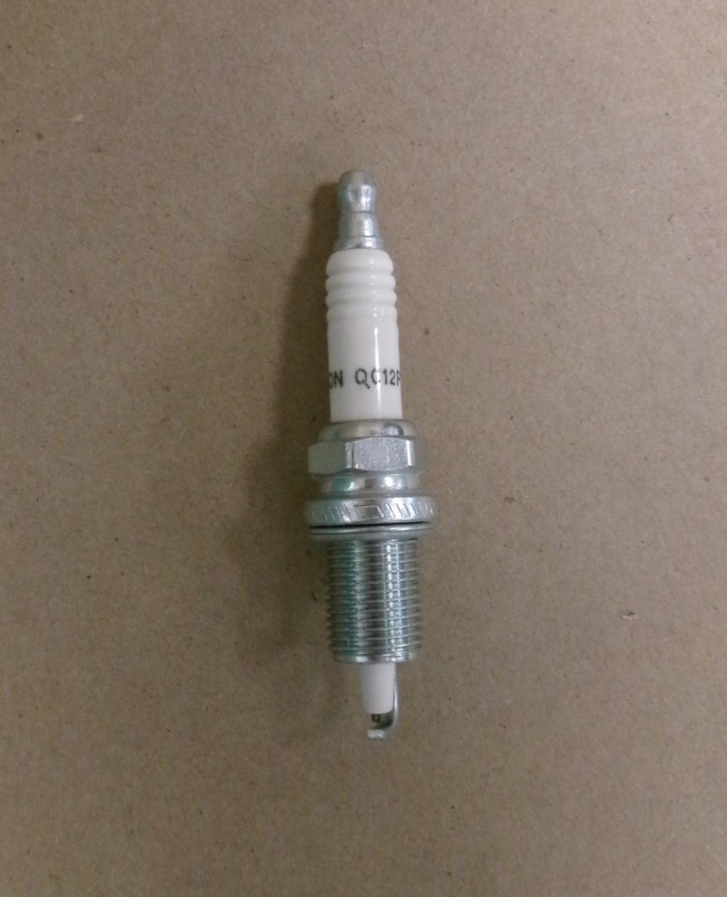 New Champion 956M QC12PEP Spark Plug
