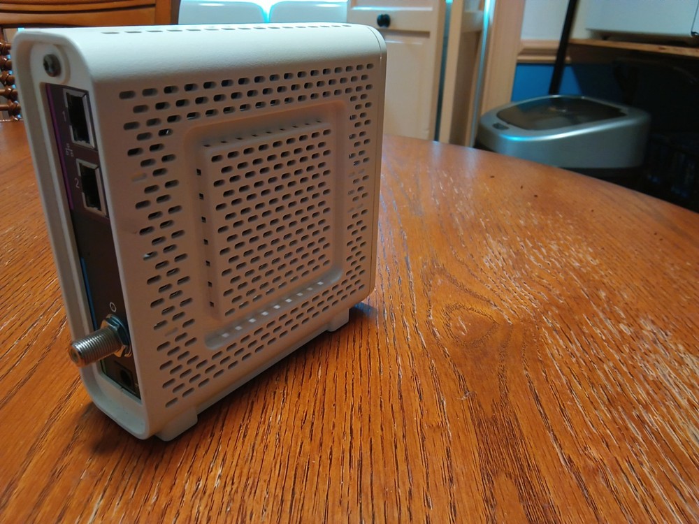 ARRIS SB8200 10 Gbps 2 Port Cable Modem