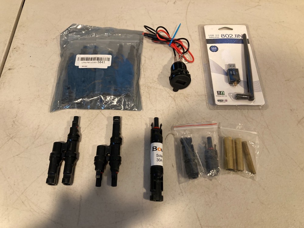 Solar Panel MC4 Connectors Fuse Holder USB Socket 30A WiFi Adapter Kit Set