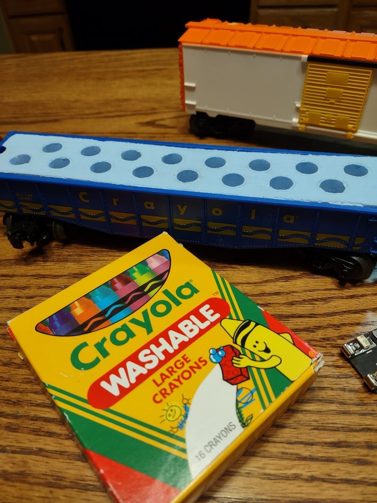 Lionel Big O27 Crayola Activity Train Set.
