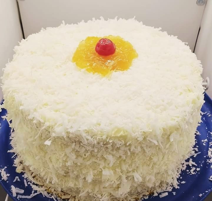 Pineapple 🍍 Coconut 🥥 3 Layer Cake