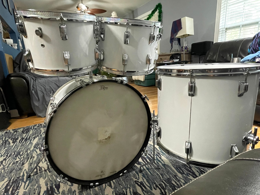 Rogers 70's Script Badge 4pc Drum Set Very Nice White