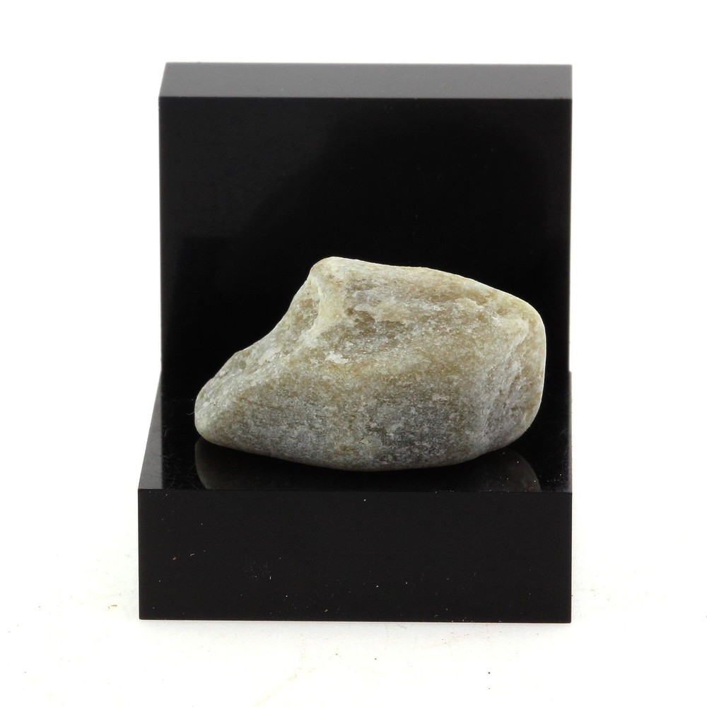 Dolostone. 28.1 Ct. Estrie, Quebec, Canada.