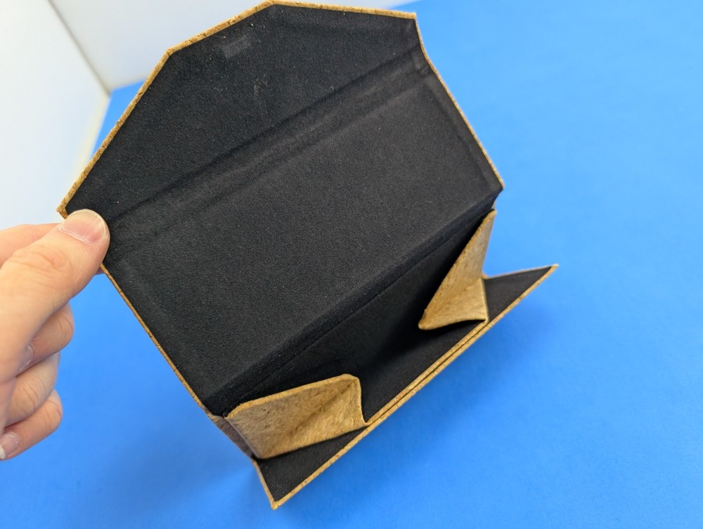 Muy Mucho Modern Design Foldable Cork Case