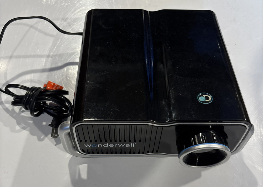 2011 PreOwned Discovery Wonderwall Projector 1625075
