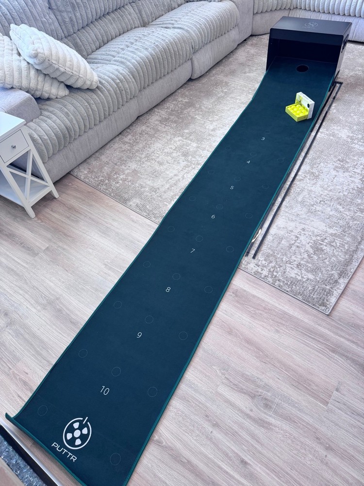 PUTTR Smart Putting Green - barely used