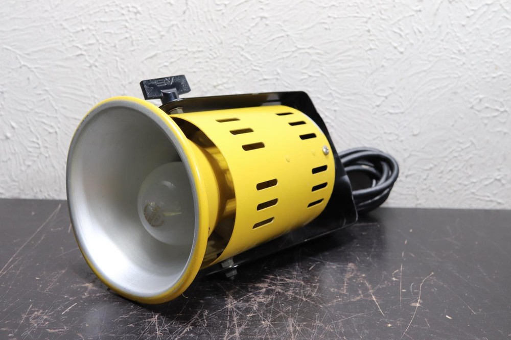 Smith Victor - Model A50 - Yellow - Photographic Studio Stage Light - Tested