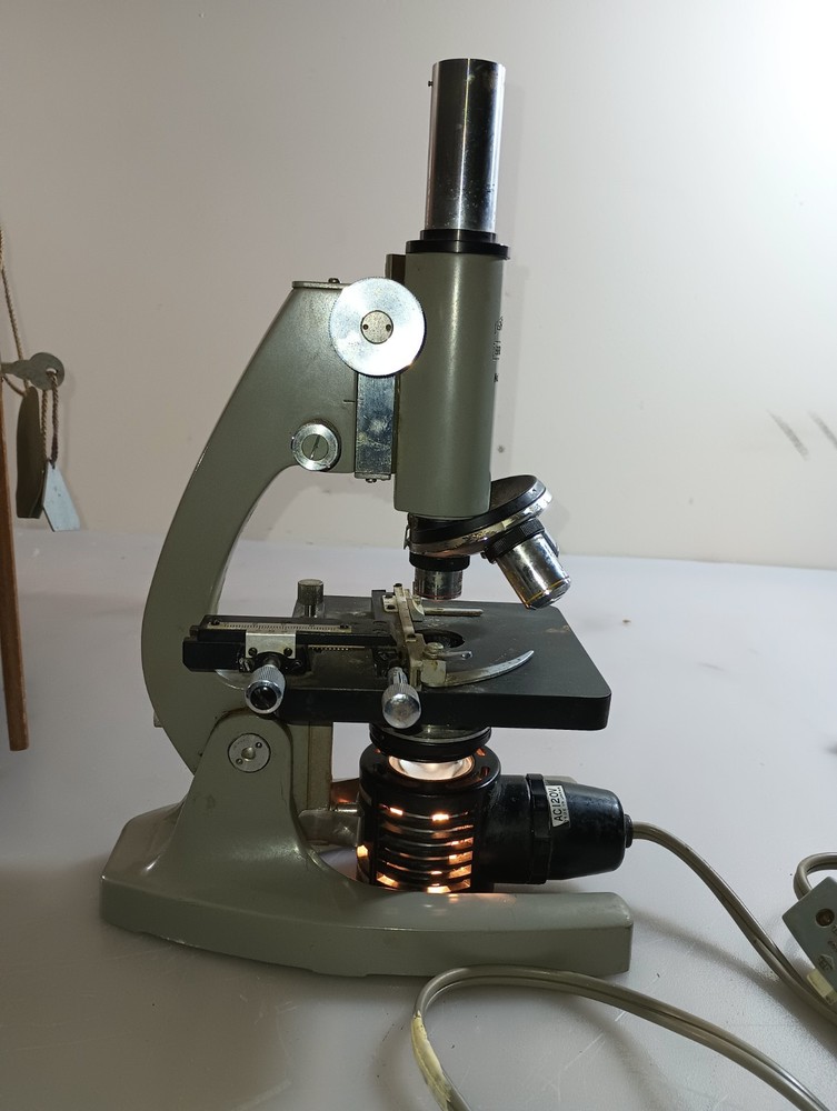 Bristoline BristolScope Microscope 3057 w/ WF10x Eyepiece & Case – Works