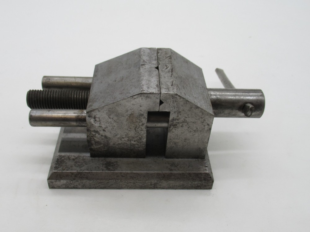 Lovely Vintage Toolmakers Milling Machine Vice 1 7/8" Jaws Apprentice Made