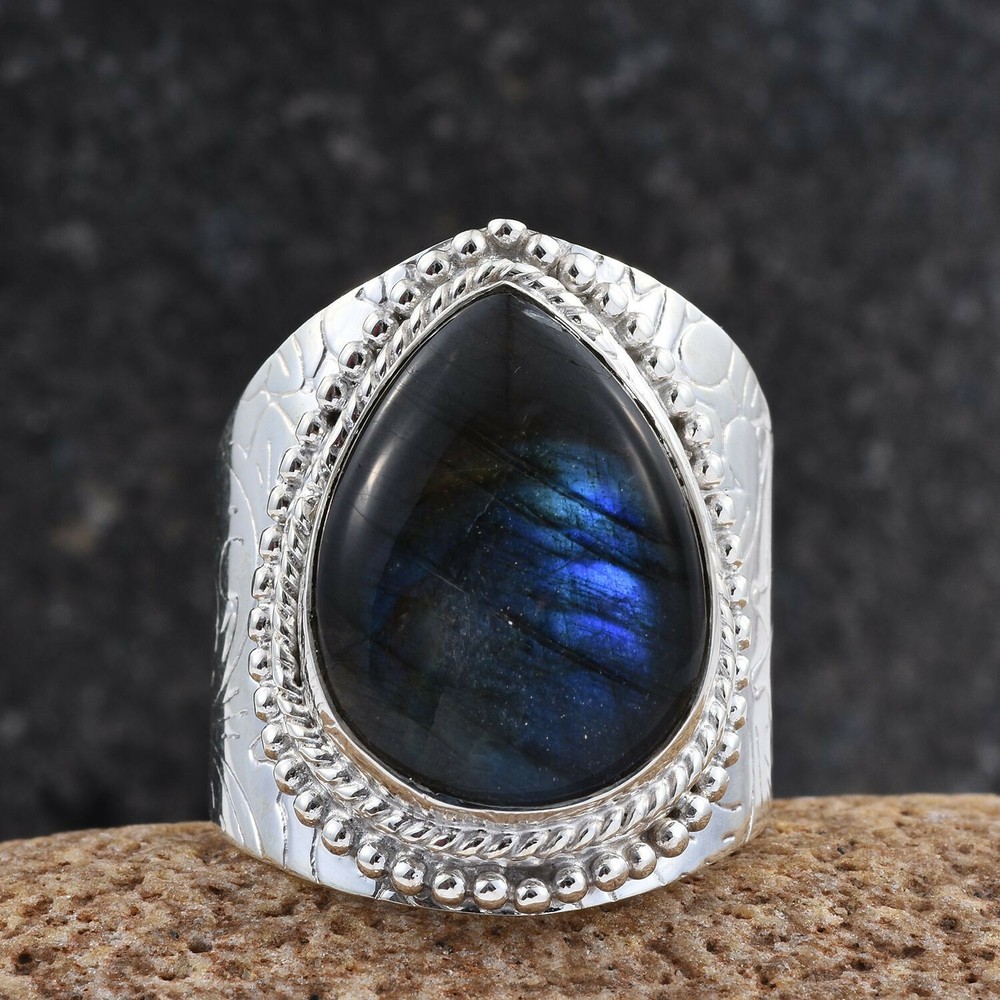 Artisan Crafted Malagasy Labradorite Solid 925 Silver Ring -Size 7 -14.610 cts