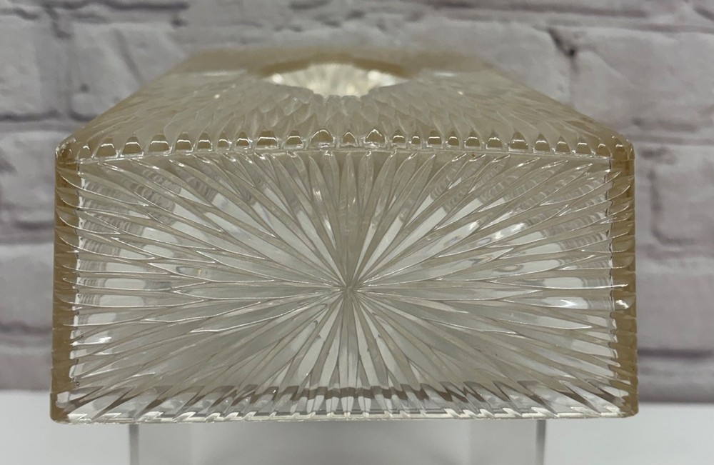Vtg Tissue Box Holder Clear Acrylic Lucite Plastic Sunburst Pattern Wall Mount