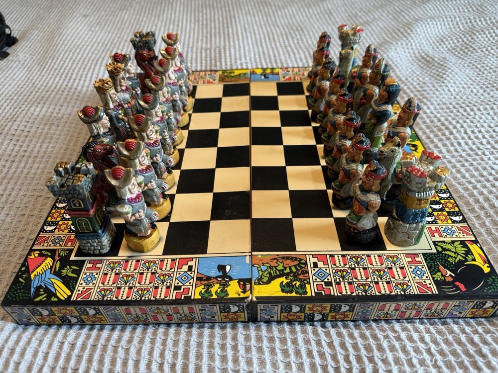 Conquistadors Versus Aztec Chest Set ￼