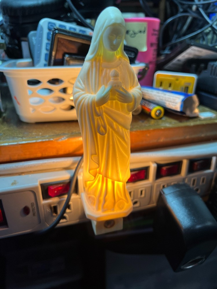 Vintage MCM 7" Plastic Jesus Christ Plug In Night Light On/Off Switch