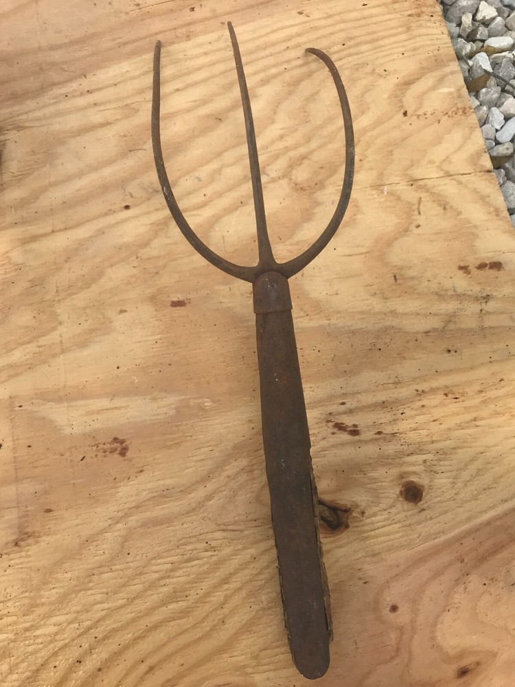 Fork Rake Head 3 Thines Rusty Rustic no handle Original Vintage Primitive Metal