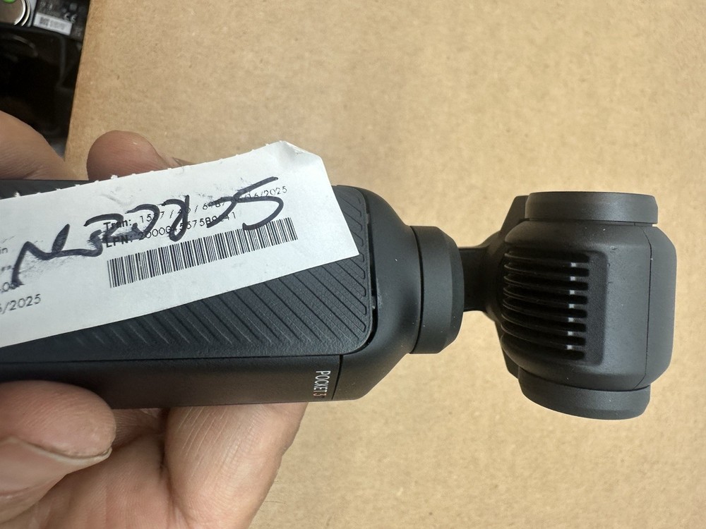 DJI Osmo Pocket 3 Black w/ Case - LCD BROKEN - WORKS - LCD SCREEN BROKEN