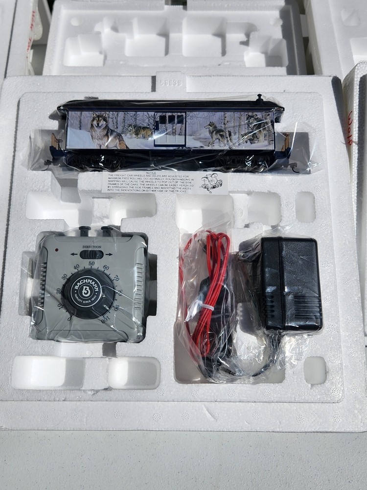 NEW HO Train Set Silver Moon Express Wolf Engine Tender 3 Cars Track Controller