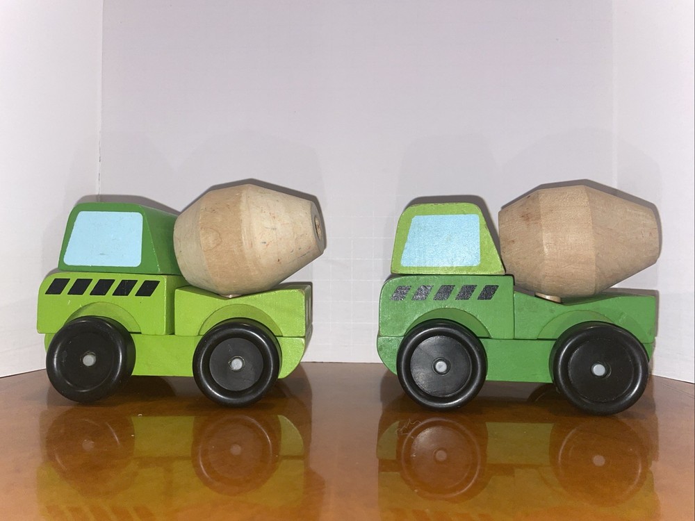 Melissa & Doug Wood Stacking Construction 4 Complete 2 Partial. 6 Total.