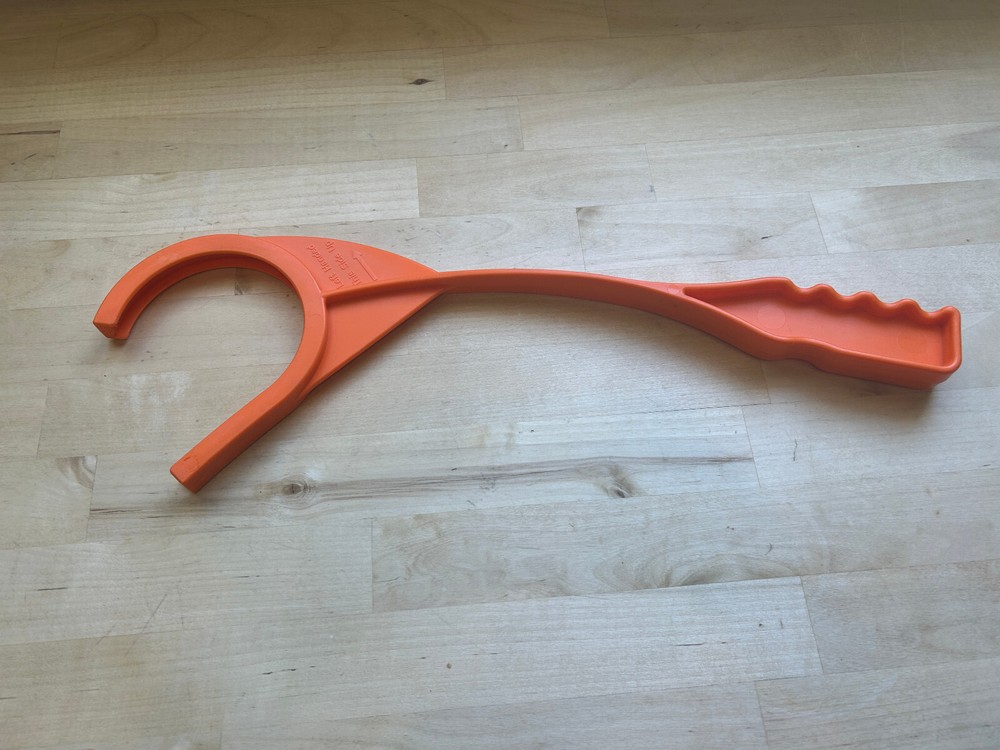 Clay Target Disc Thrower - Right and Left Handed