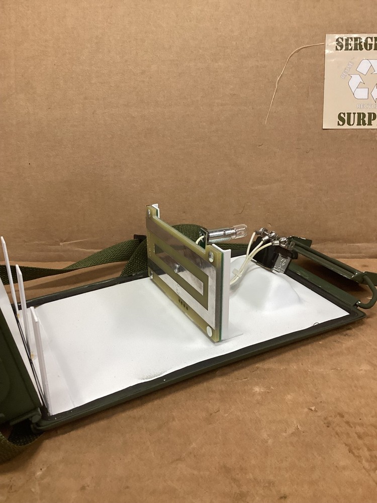 Lantern electric,flasher portable/M88 rec. veh. 6230-00-796-2657