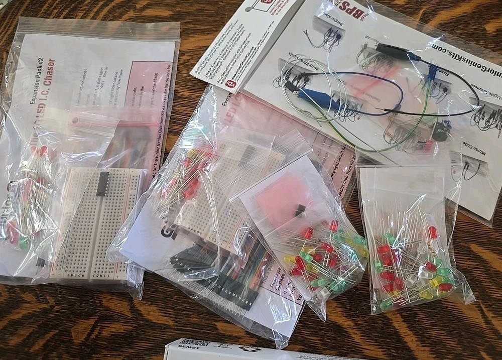 JUNIOR GENIUS Blinky Lights Kit Basic Electronic Circuits + Extra Expansion NEW