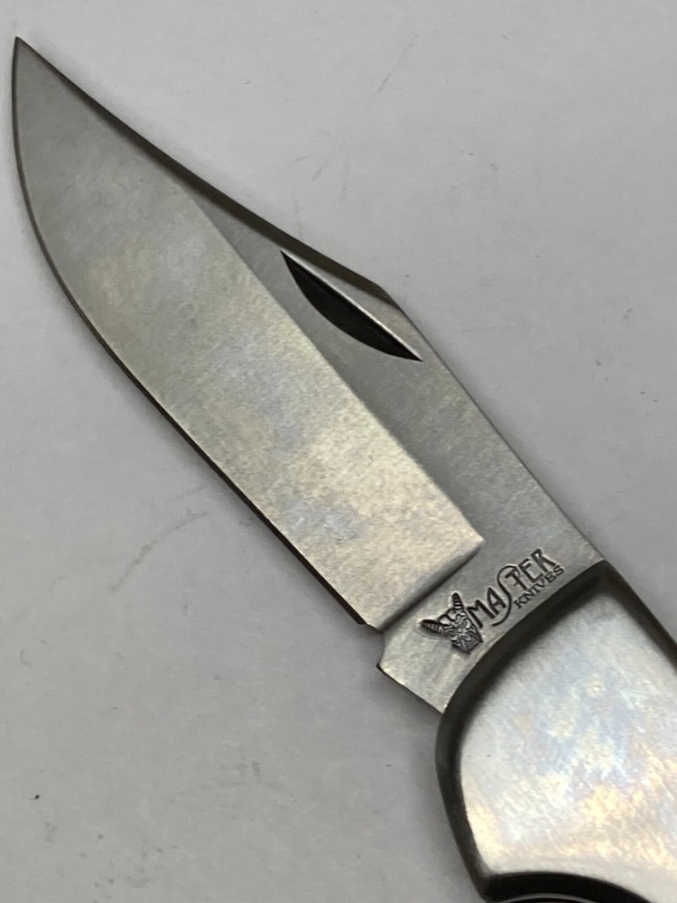 Master Silver Folder w/Plain Blade, Clip, Lockback YD-8009