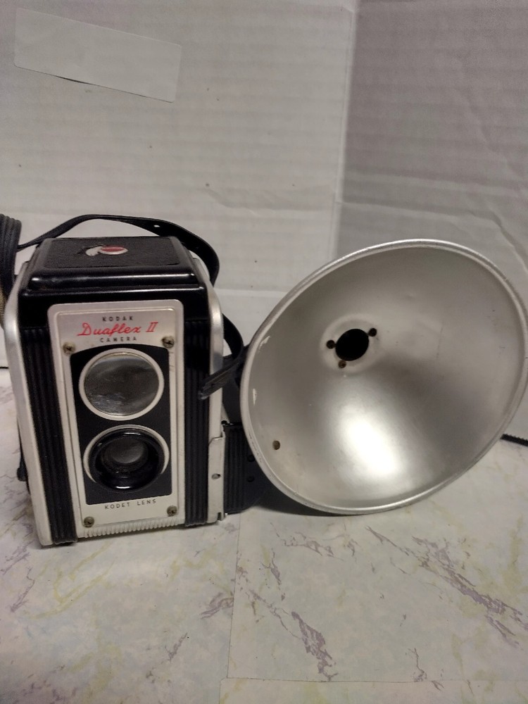 Vintage 1950s KODAK DUAFLEX II Camera  w/ Flasholder & bulb UNTESTED 1F