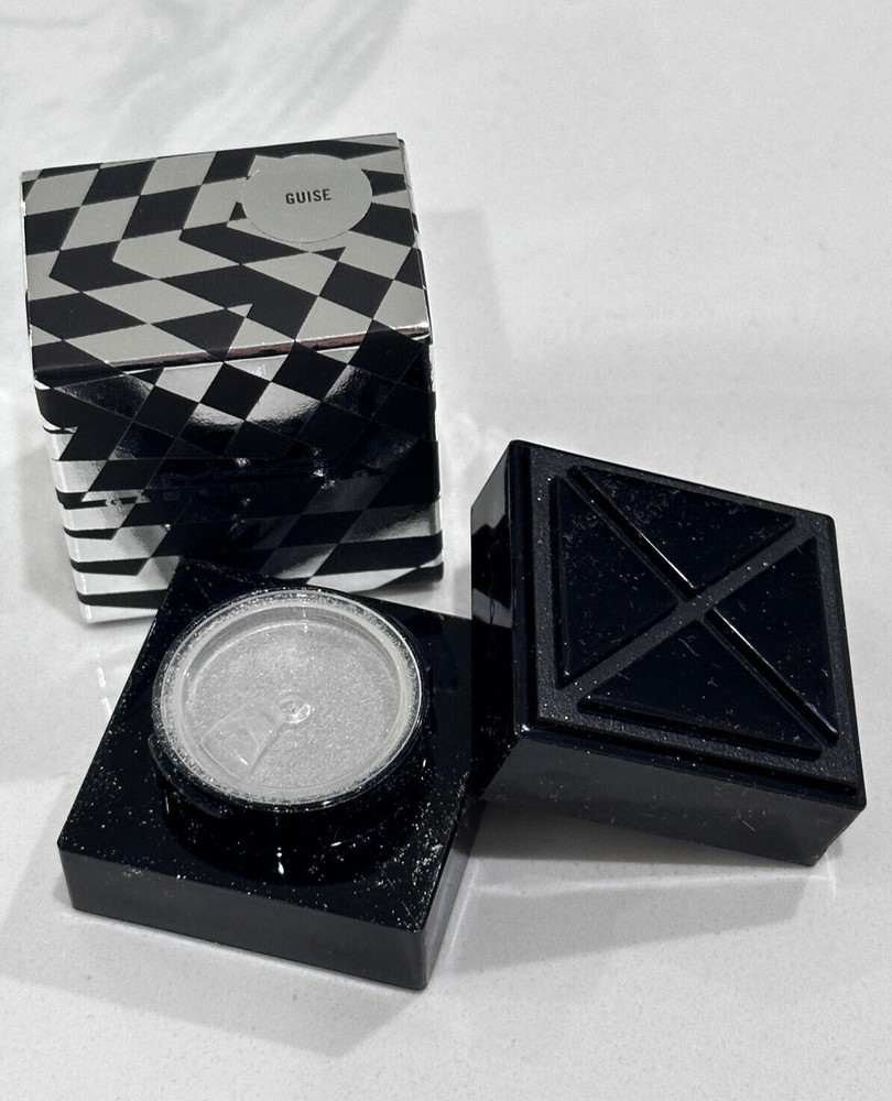 MAC Gareth Pugh Pigment GUISE