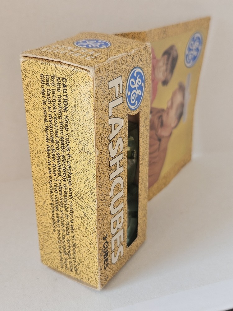 Vintage GE Flashcubes General Electric 2 Cubes 24 Flashes