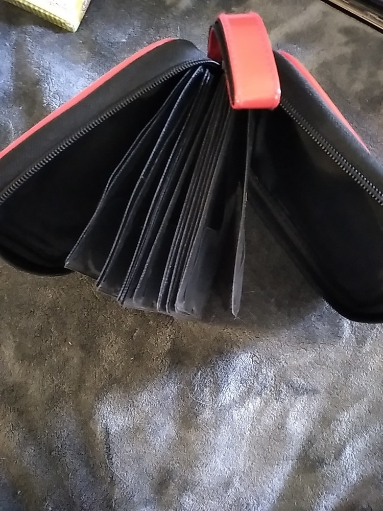 Beyleg CD Wallet - Holds 32 Discs